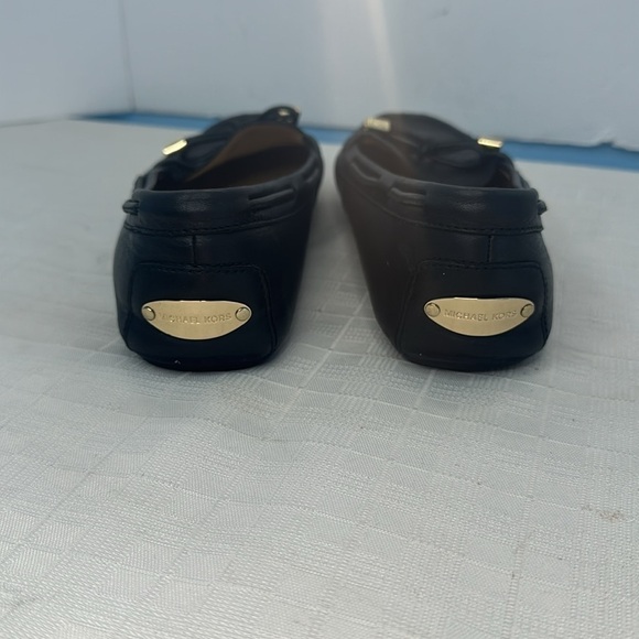 MICHAEL KORS SUTTON LEATHER LOAFER size 9 - Picture 3 of 10
